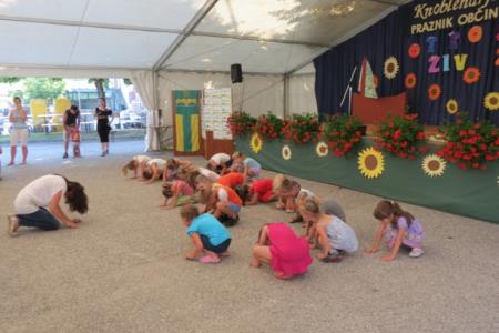 KNOBLEHARJEVO 2012- Otroški živ žav 17